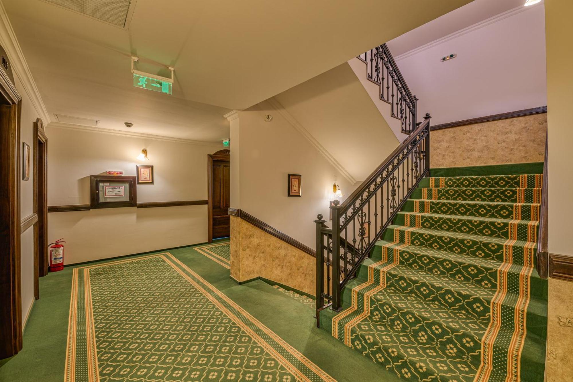 Hotel Classico Тімішоара Екстер'єр фото